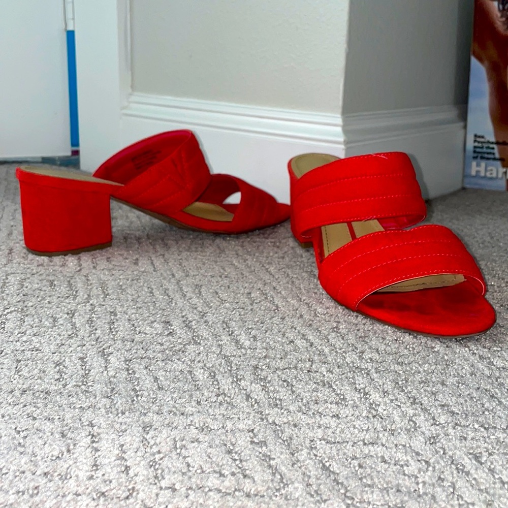Perfect holiday heels ❤️💫